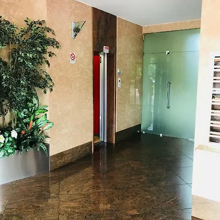 Chic Panoramic Apartment Bergamo