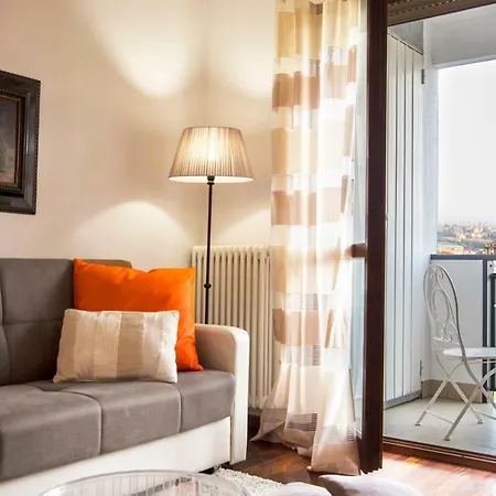 Apartment Chic Panoramic